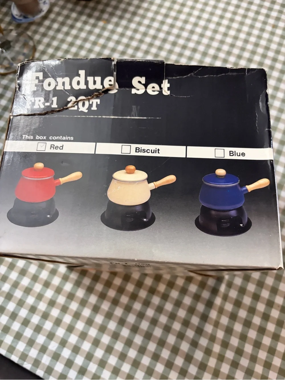 Red Fondue Set with Wooden Handles - 2QT
